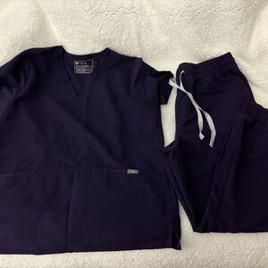 FIGS purple jam Scrub Set